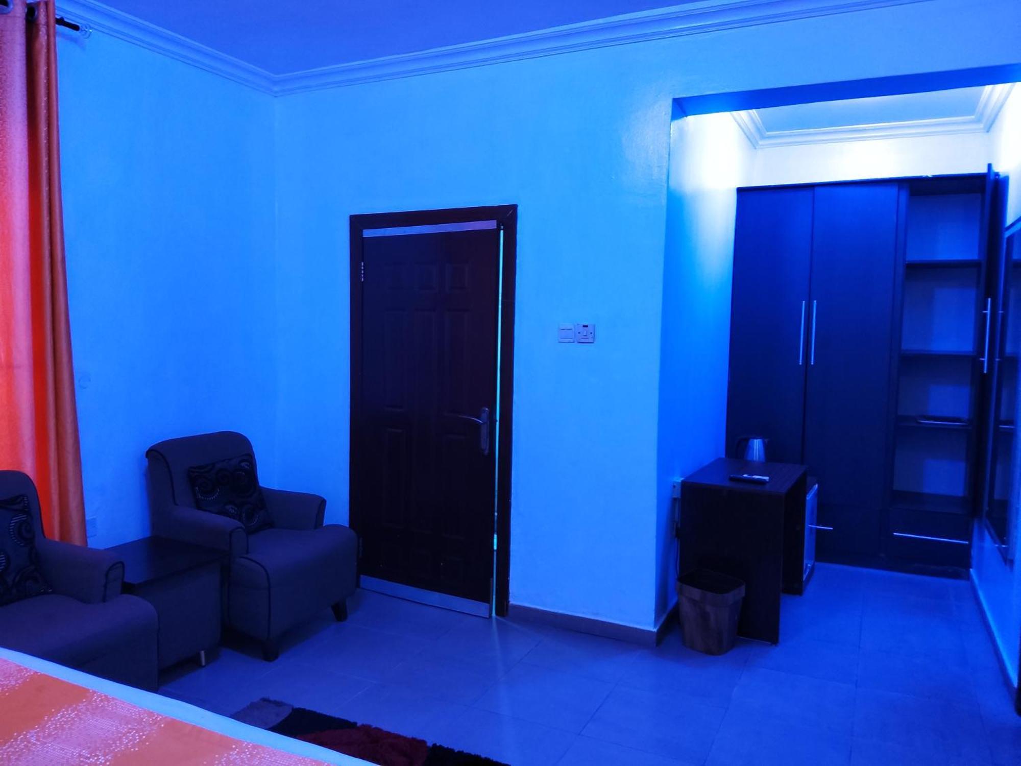 Crownedge Hotels Ikeja Esterno foto