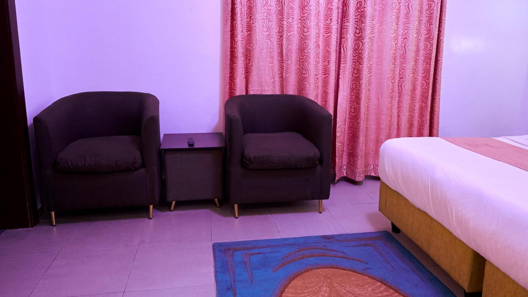Crownedge Hotels Ikeja Esterno foto